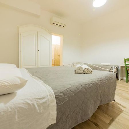 Via Roca 55 Bed & Breakfast Melendugno Bagian luar foto